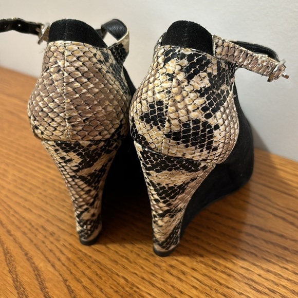 White House Black Market Marseille Suede Wedge Heels - Picture 3 of 7